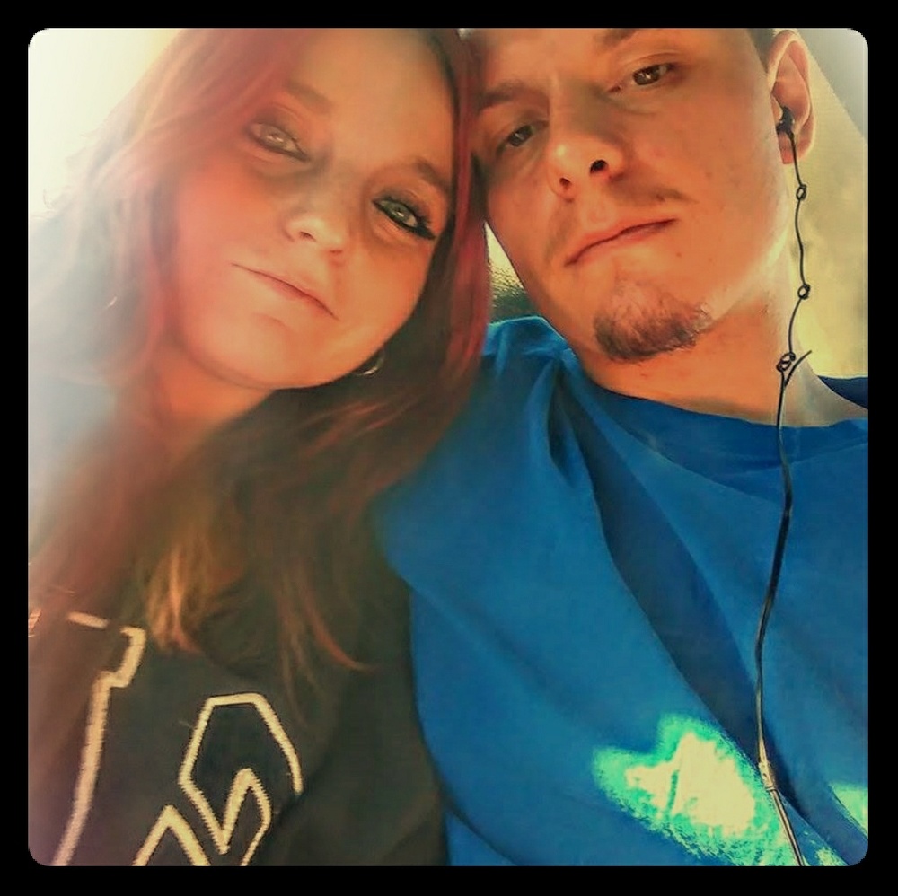 Meet your Poshers, Richelle & Ricky lovers 4ever!